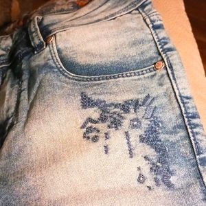 RECAP 26 Explore ur Extremes denim shorts excellent preowned condition